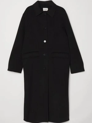 Klasyczny płaszcz Holzweiler
