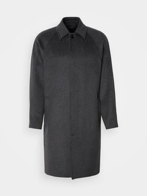 Klasyczny płaszcz Isaac Dewhirst