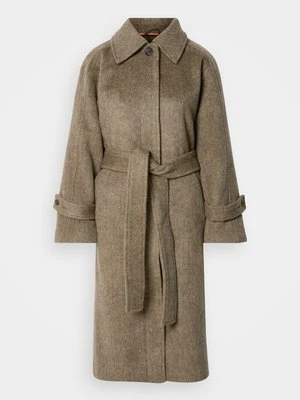 Klasyczny płaszcz Mads Nørgaard