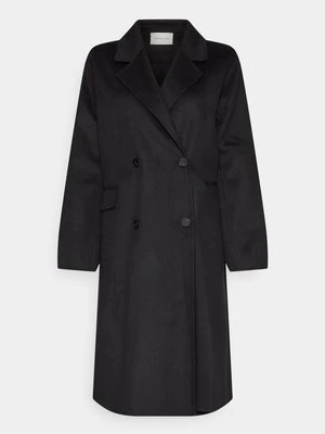 Klasyczny płaszcz Malina