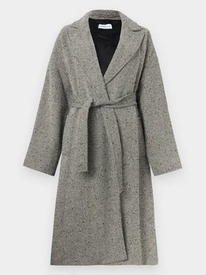 Klasyczny płaszcz Marella