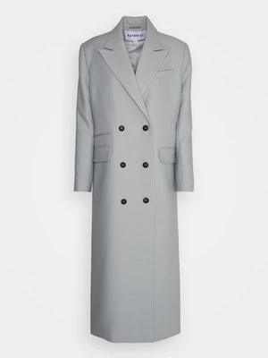 Klasyczny płaszcz Materiel