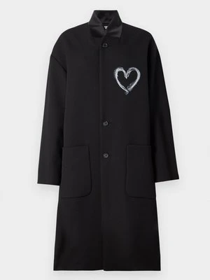 Klasyczny płaszcz Moschino