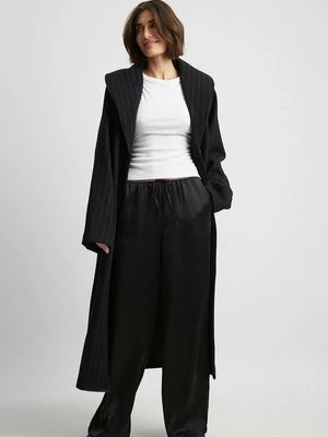 Klasyczny płaszcz NA-KD