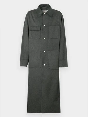 Klasyczny płaszcz Nanushka