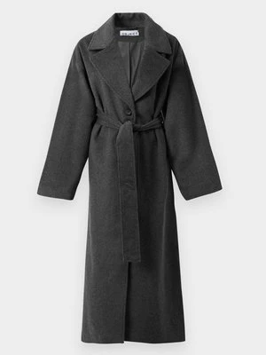 Klasyczny płaszcz Object