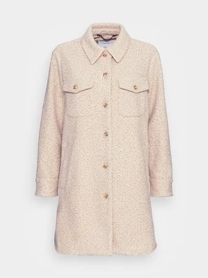 Klasyczny płaszcz Opus