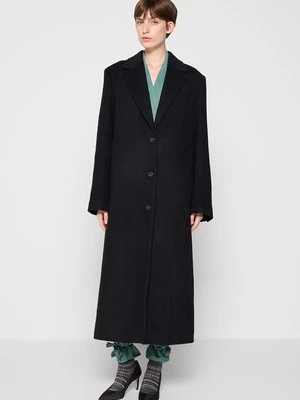 Klasyczny płaszcz & Other Stories