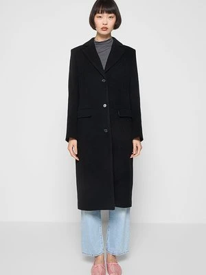 Klasyczny płaszcz & Other Stories