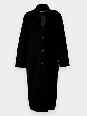 Klasyczny płaszcz Pieces