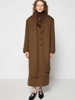 Klasyczny płaszcz sandro