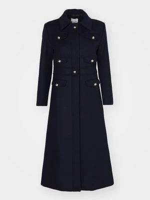 Klasyczny płaszcz sandro