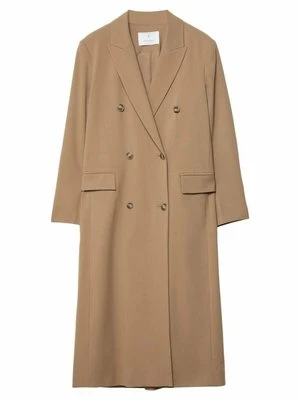 Klasyczny płaszcz Stradivarius