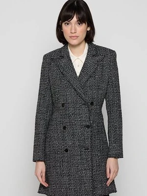 Klasyczny płaszcz Theory