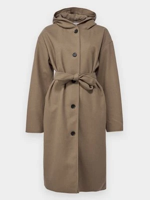 Klasyczny płaszcz Vila