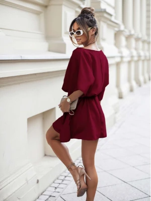 Kobieca sukienka nietoperz z różą BRIA - bordowa  magmac 