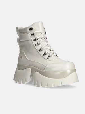 Koi Footwear workery