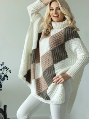 Kolorowy sweter oversize z golfem wzór w romby kremowy PeeKaBoo