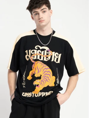 Kolorowy t-shirt z autorską grafiką z przodu Reporter Young