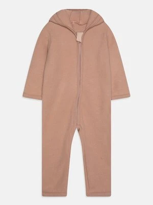 Kombinezon Huttelihut