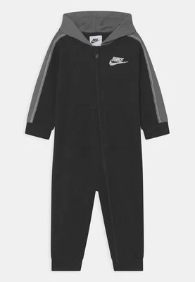 Kombinezon Nike Sportswear