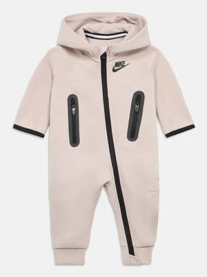 Kombinezon Nike Sportswear