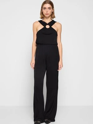 Kombinezon & Other Stories