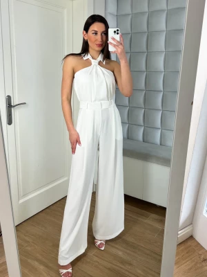 Kombinezon Vivien biały elegancki z szerokimi spodniami polska produkcja PERFE