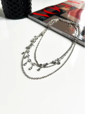 Komplet biżuterii z błyszczącymi akcentami - srebrny  magmac 