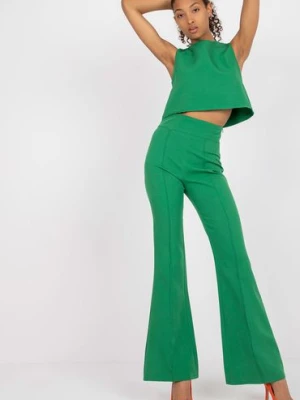 Komplet dla kobiet - T-shirt z bez rękawów i długie spodnie typu dzwony - zielony Italy Moda