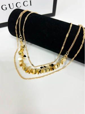 Komplet naszyjników z delikatnymi blaszkami - złoty  magmac 