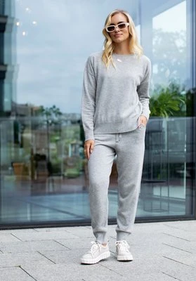 Komplet odzieży damskiej z wełny jasny szary Wittchen