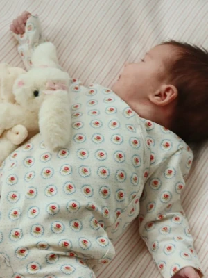 Konges Sløjd pajacyk niemowlęcy BASIC NEWBORN ONESIE GOTS