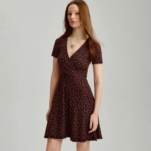 Kopertowa sukienka mini w róże House