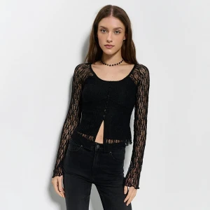 Koronkowa bluzka z długim rękawem czarna House