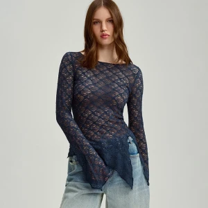 Koronkowa bluzka z długim rękawem granatowa House