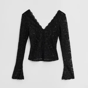 Koronkowa czarna bluzka z dekoltem V House