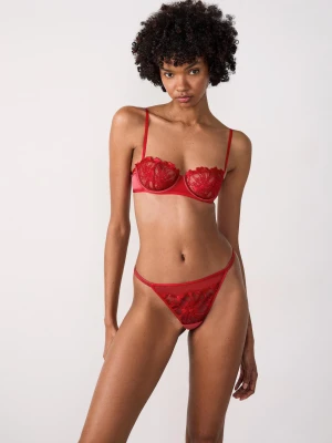 Koronkowe stringi Etam