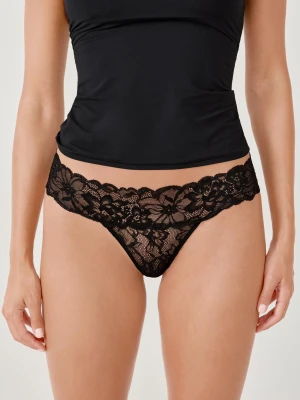 Koronkowe stringi Etam