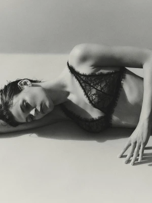 Koronkowy Top Bralette Z Wystrzępieniami - Czarny - - Massimo Dutti - Female