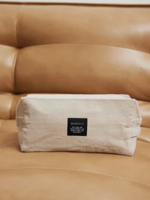 Kosmetyczka ze sztruksu w kolorze BEŻOWYM -TRAVEL medium size-DUŻY Marsala