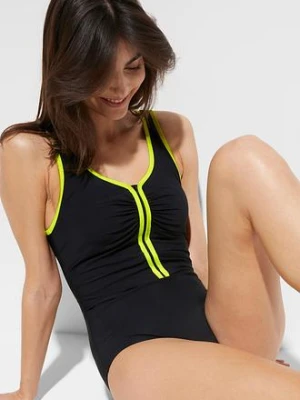 Kostium kąpielowy lekko modelujący sylwetkę z zamkiem bonprix