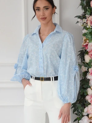 Koszula ażurowa rozcięte rękawy z różą baby blue Dorila EMG