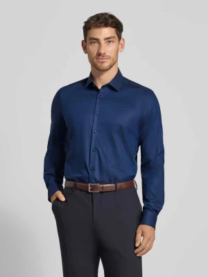 Koszula biznesowa o kroju body fit z kołnierzykiem typu kent OLYMP Level Five