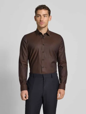 Koszula biznesowa o kroju body fit z kołnierzykiem typu kent OLYMP Level Five