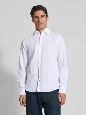 Koszula biznesowa o kroju casual fit z listwą guzikową Boss