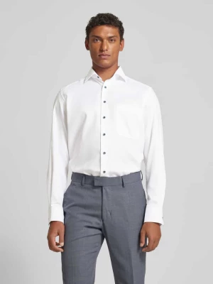Koszula biznesowa o kroju comfort fit z fakturowanym wzorem Eterna