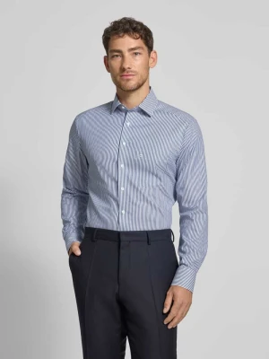 Koszula biznesowa o kroju modern fit z kołnierzykiem typu kent model ‘Royal’ Olymp