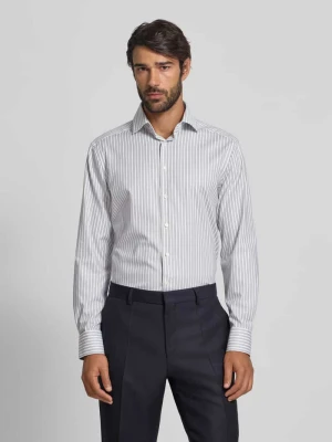 Koszula biznesowa o kroju Modern Fit z kołnierzykiem typu kent Olymp