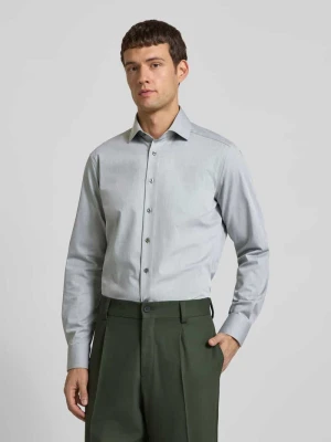 Koszula biznesowa o kroju Modern Fit z kołnierzykiem typu kent Olymp